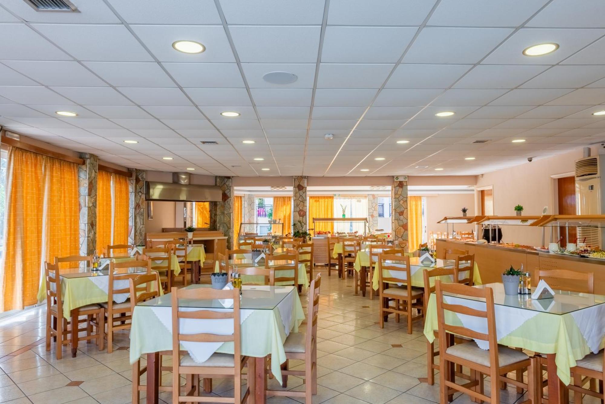 Village Inn Studios & Family Apartments Laganas Esterno foto