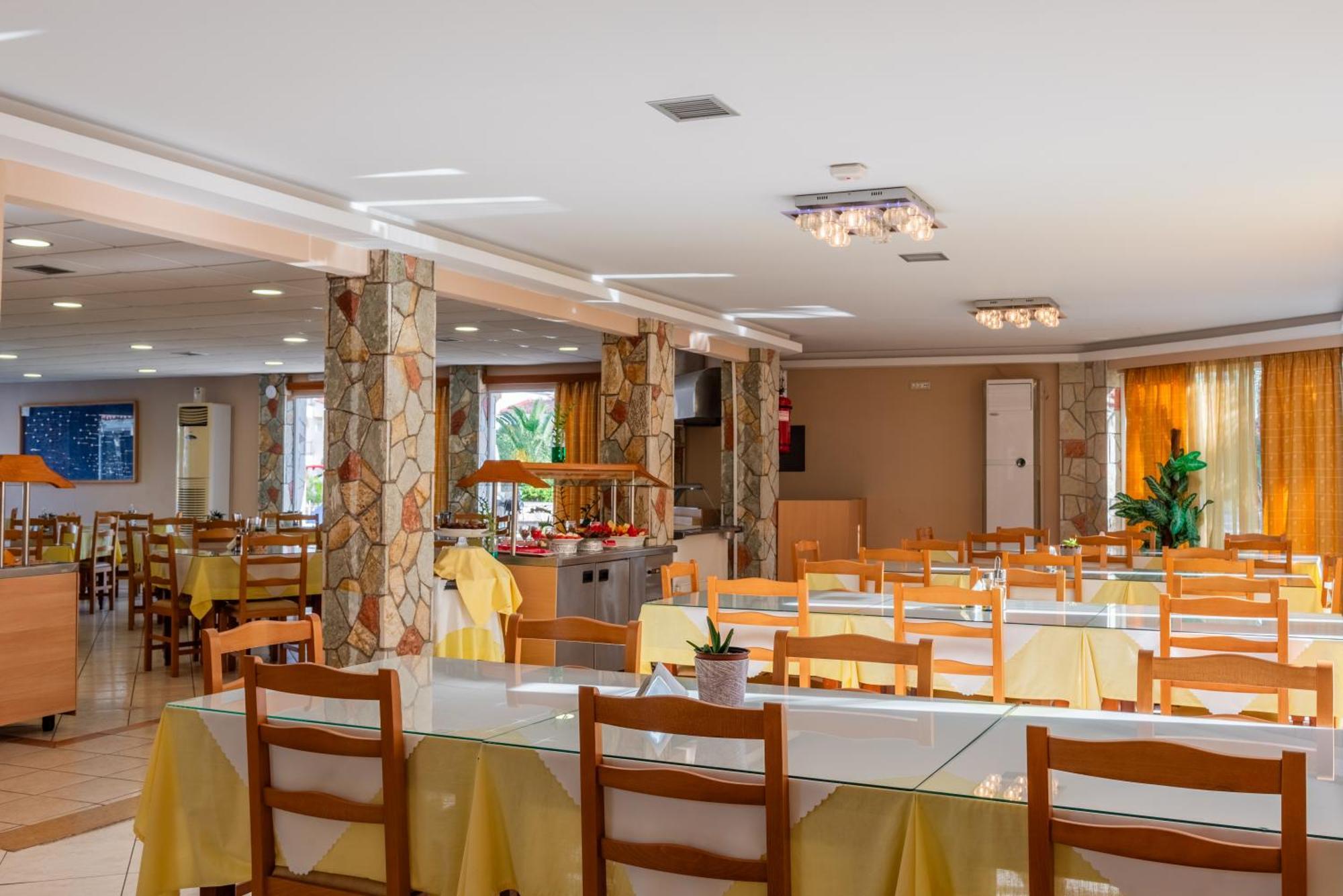 Village Inn Studios & Family Apartments Laganas Esterno foto