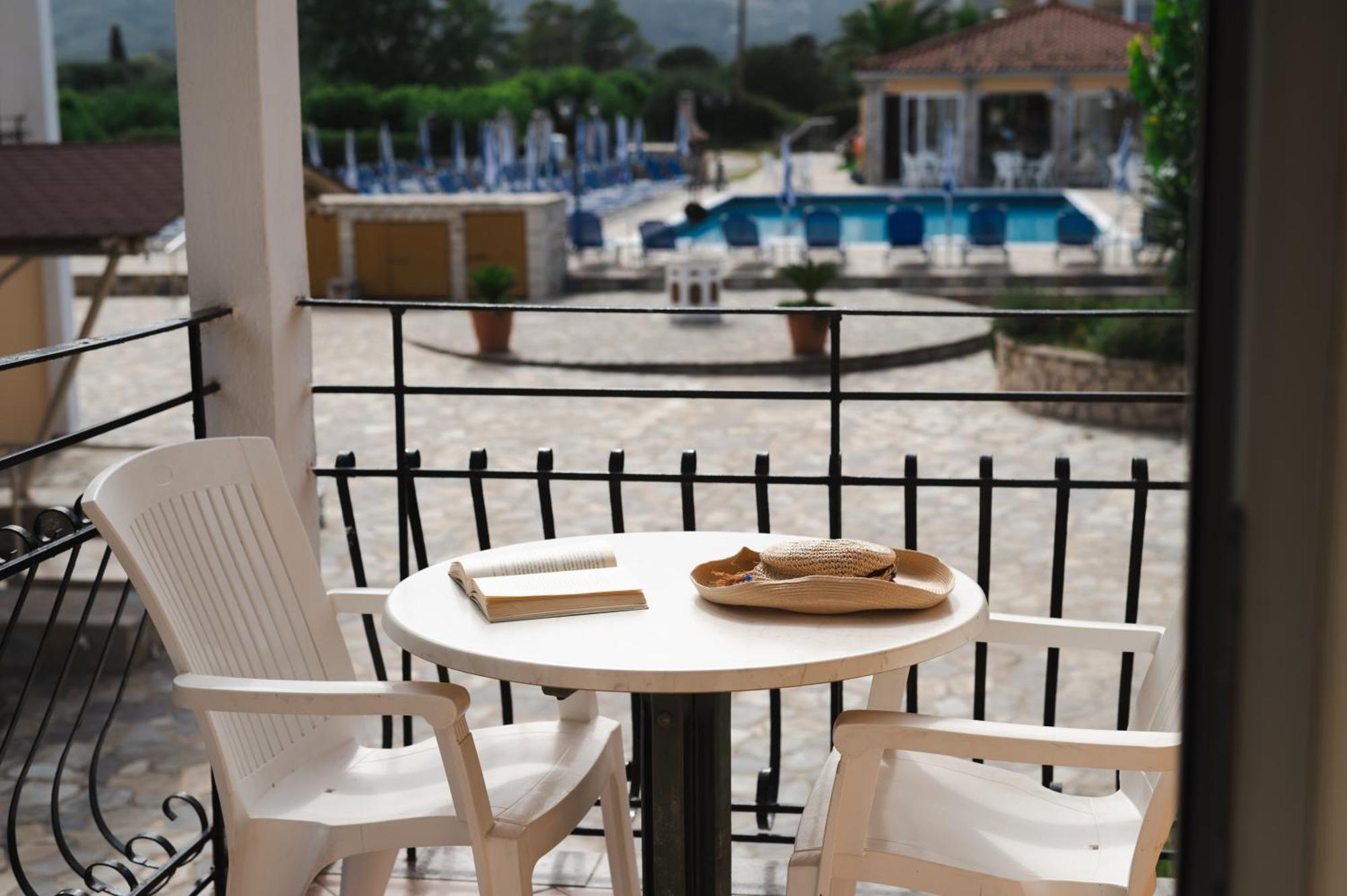 Village Inn Studios & Family Apartments Laganas Esterno foto