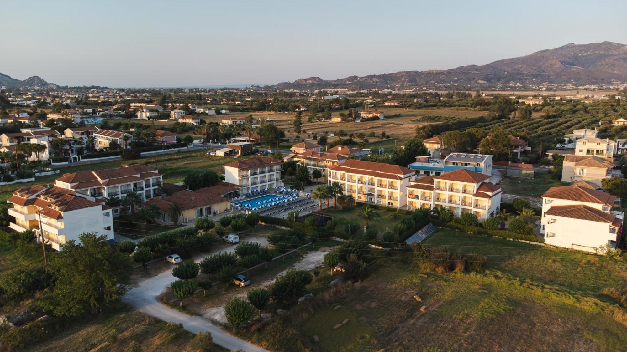 Village Inn Studios & Family Apartments Laganas Esterno foto