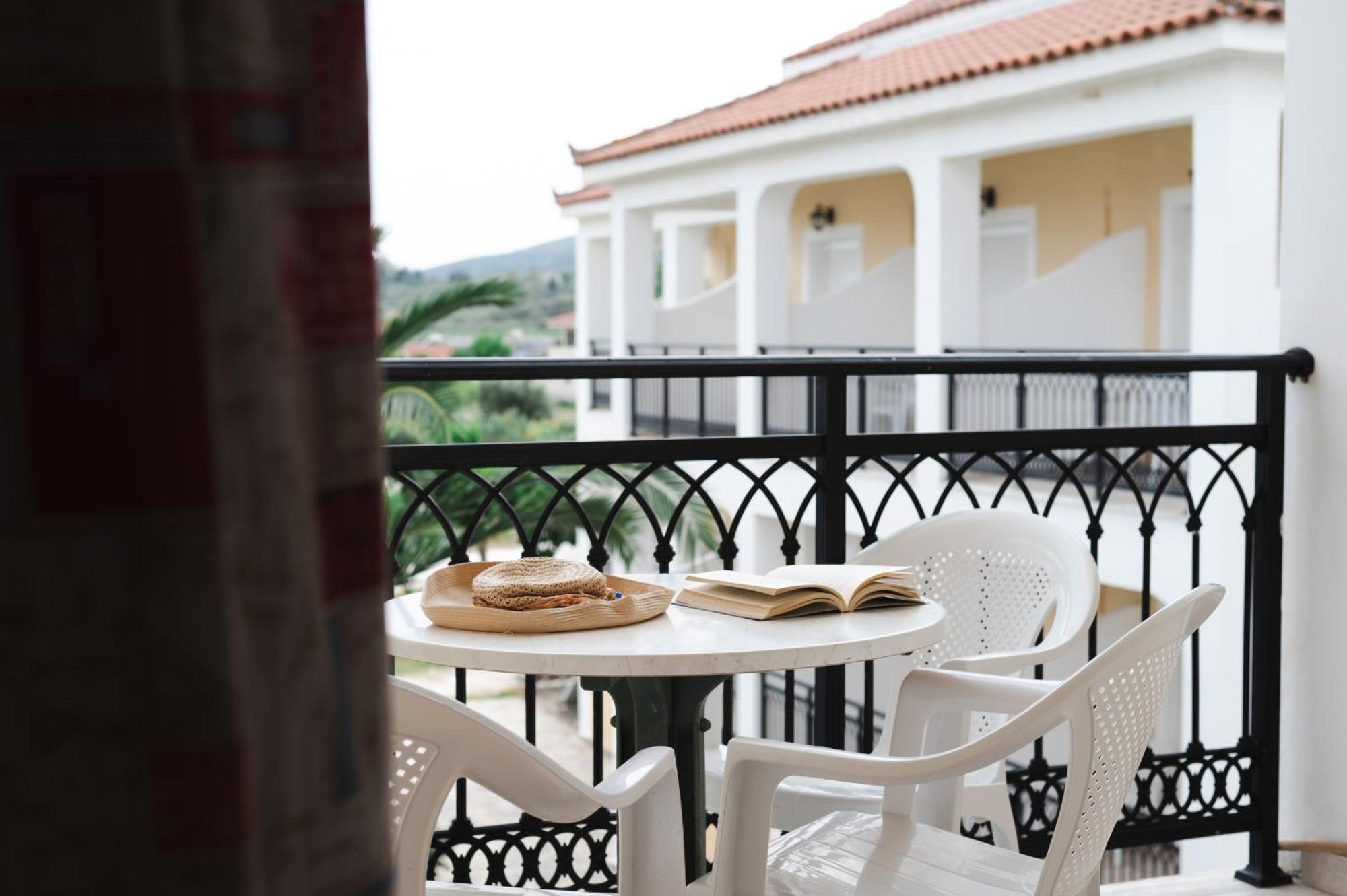 Village Inn Studios & Family Apartments Laganas Esterno foto