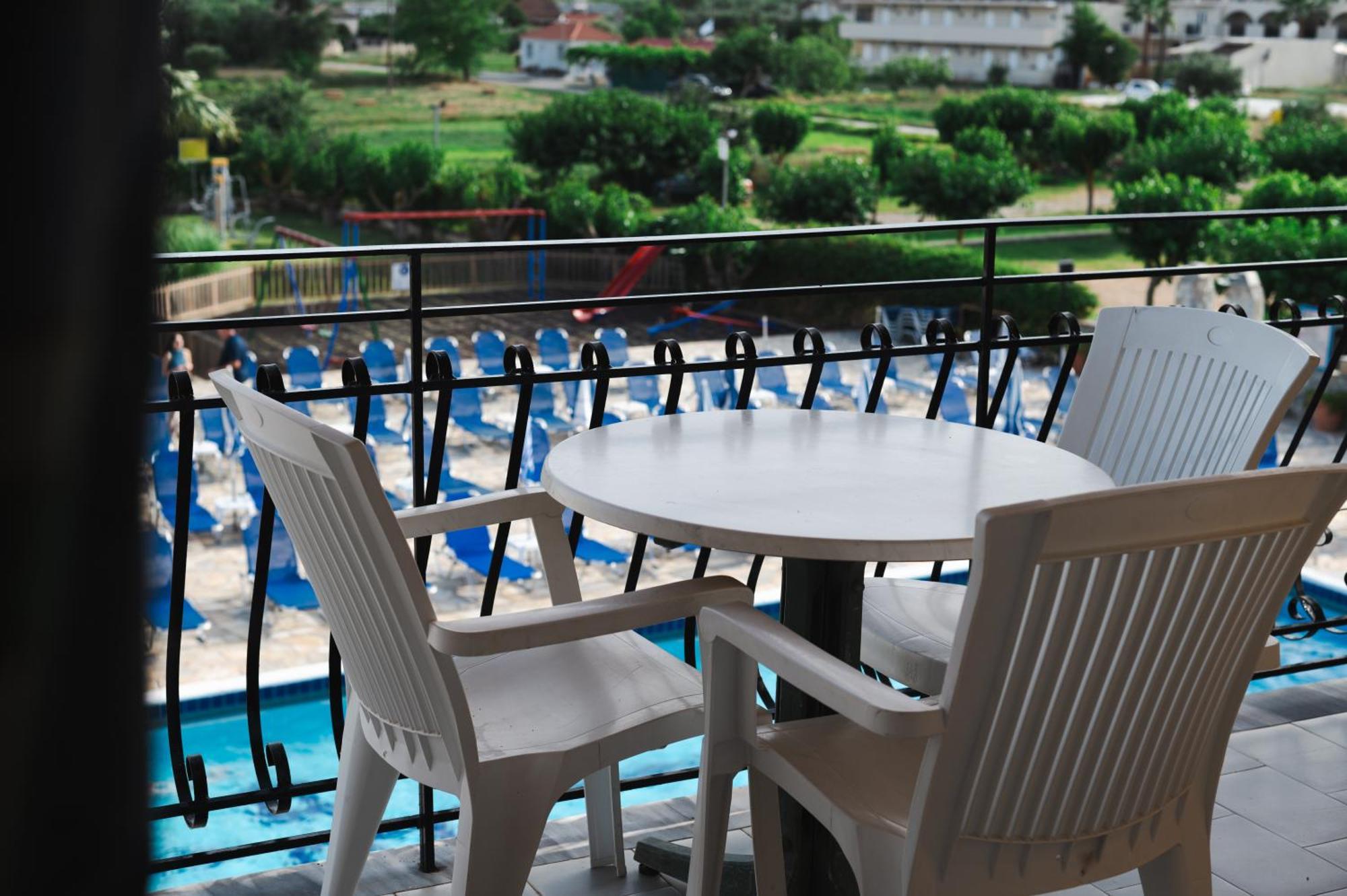 Village Inn Studios & Family Apartments Laganas Esterno foto