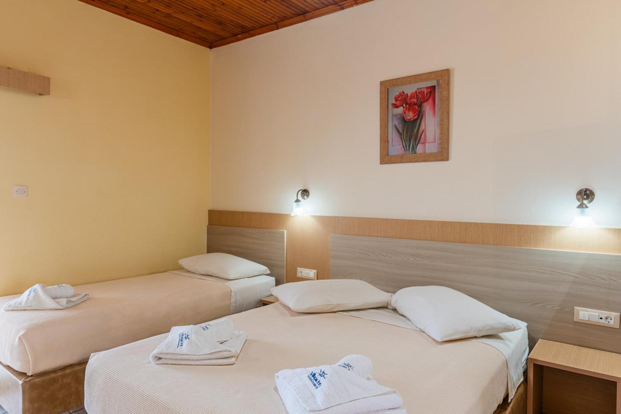 Village Inn Studios & Family Apartments Laganas Esterno foto